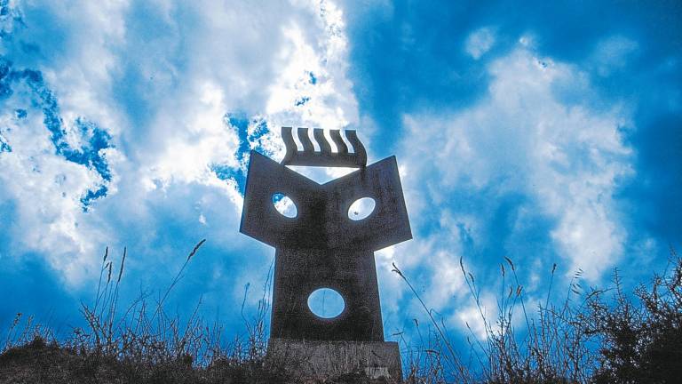 ‘L’espant’, de Manuel Andreu, está en el antiguo camino de Gandesa a Bot, donde durante una época era peligroso viajar debido a los bandoleros. Foto: Joan Revillas
