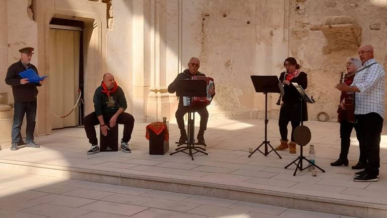 Actuació a l’església del Poble Vell de Corbera d’Ebre. foto: ramon Gironès