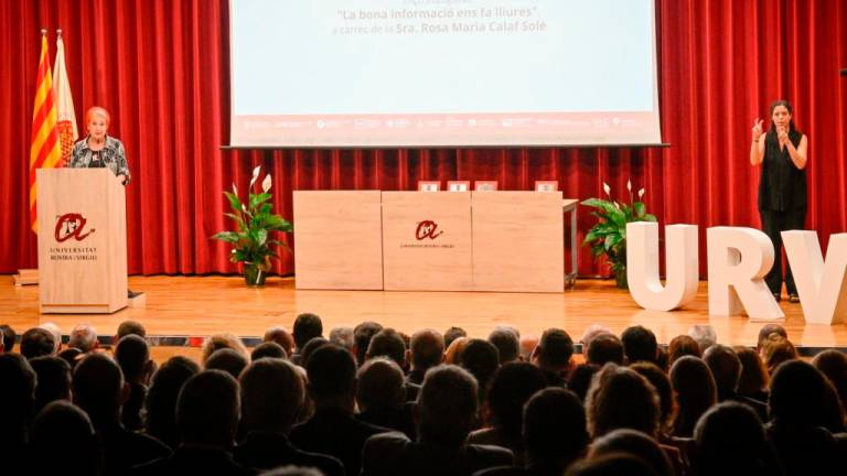 Rosa Maria Calaf pronuncia la lliçó inaugural del curs acadèmic 2023-24. FOTO: URV