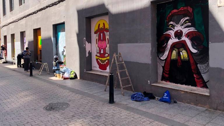 Arte urbano que invita al ciudadano de Reus a reflexionar