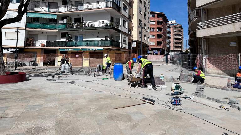 $!Los trabajos de la plaza Cataluna. Foto: Ajuntament de Torredembarra