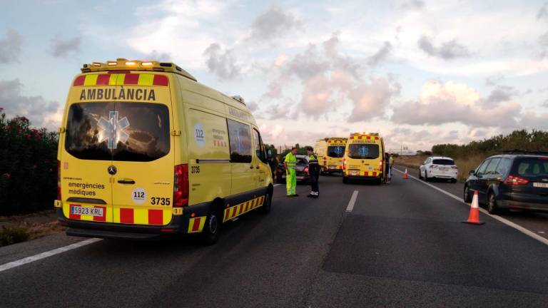Un accidente en Roquetes corta la TV-3421