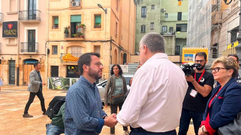Aragonès, en su llegada al Ayuntamiento de Tarragona. Foto: Carla Pomerol
