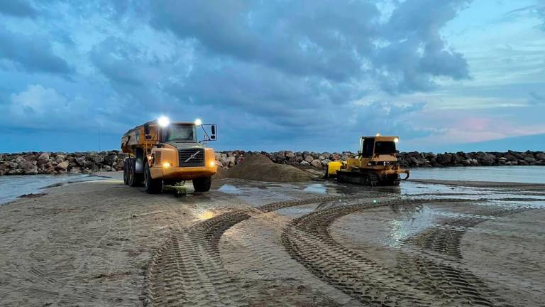 Cunit pide arena del puerto de Segur de Calafell para regenerar sus playas