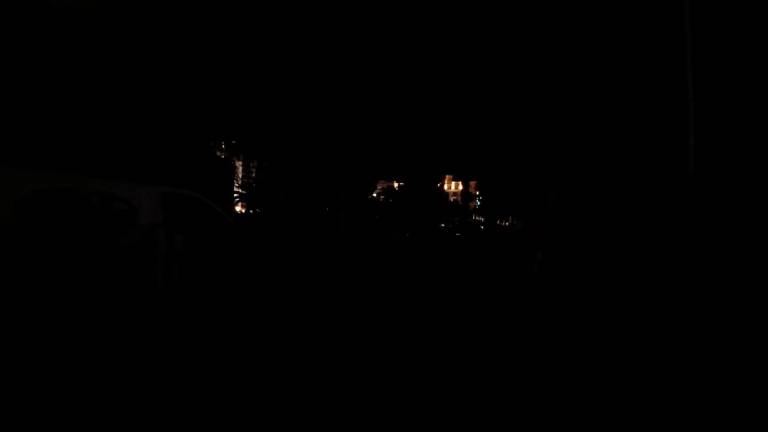 Los vecinos denuncian la falta de luz pública en Massos de Coma-ruga.