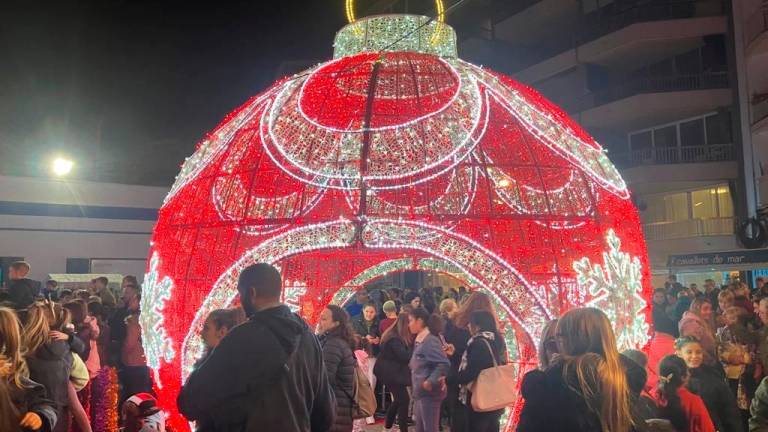 El alumbrado navideño se enciende en la mayoría de municipios de Tarragona