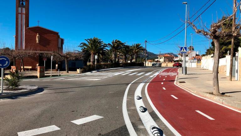La remodelada Avinguda del Mar ha incorporado un nuevo carril bici. foto: aj. mont-roig del camp