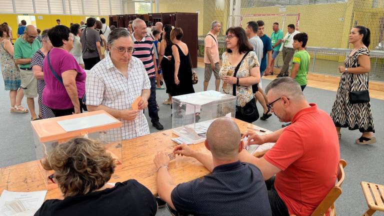 Las votaciones en el colegio Joan Rebull de Reus el pasado domingo, 23 de julio. Foto: Alfredo González