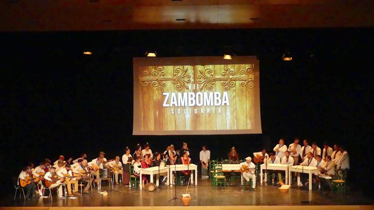 Un instante del espectáculo ‘Zambomba flamenca’ que se celebró en el Auditori de Salou. FOTO: CEDIDA