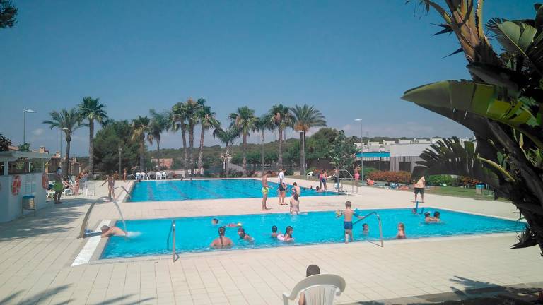 Las piscinas municipales de Creixell abrieron la última temporada en verano de 2019. FOTO: Aj. Creixell
