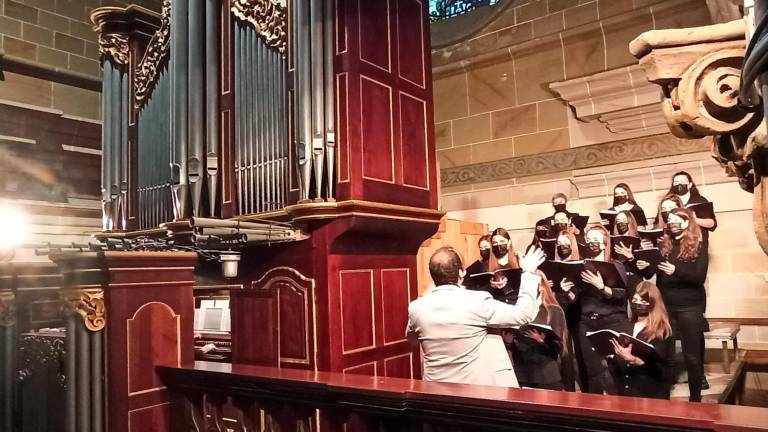 Concierto en la iglesia junto al órgano de El Vendrell. foto: Dt