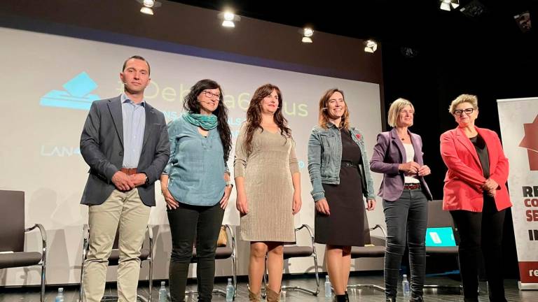 Els sis alcaldables participants en el debat organitzat per La Nova Ràdio/Reusdigital el passat dilluns a la Sala Santa Llúcia. foto: cedida