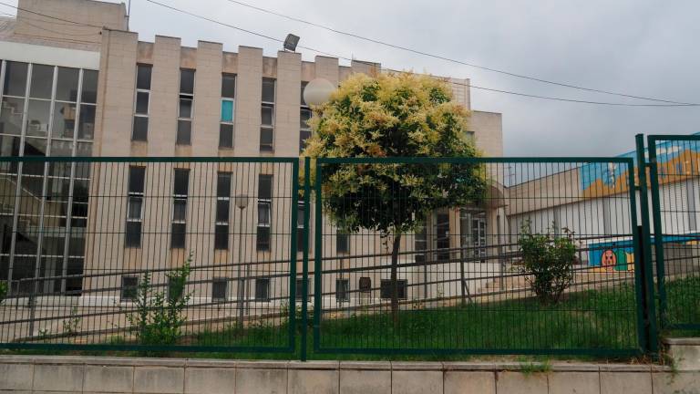 El ple dóna suport a les reivindicacions de personal de l’Escola Eladi Homs de Valls