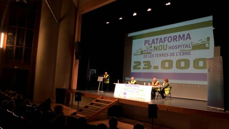 La plataforma va celebrar l’assemblea ahir a l’Auditori Felip Pedrell. foto: m. pallás