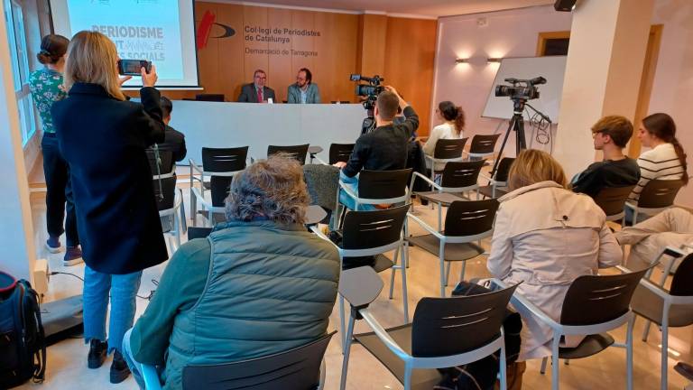 Adeserà i Giralt durant la presentació del premi de periodisme de salut i drets socials de Tarragona. Foto: Cedida