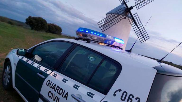 Huyen a tiros de la Guardia Civil en Girona durante un registro de drogas