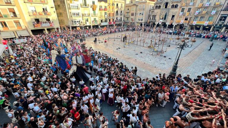 La plaça Mercadal respira Festa Major. Foto: Alfredo González