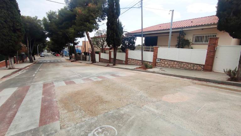 Muchas calles de Calafell, principalmente de Segur, están en muy mal estado.