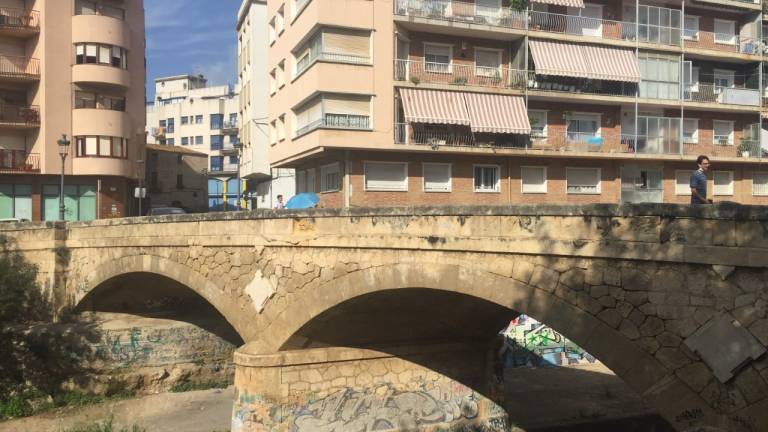 <strong><a href=https://www.diaridetarragona.com/costa/Aprobado-el-proyecto-para-peatonalizar-el-Pont-de-Franca-de-El-Vendrell-20200907-0047.html target=_blank>El puente de França.</a></strong>