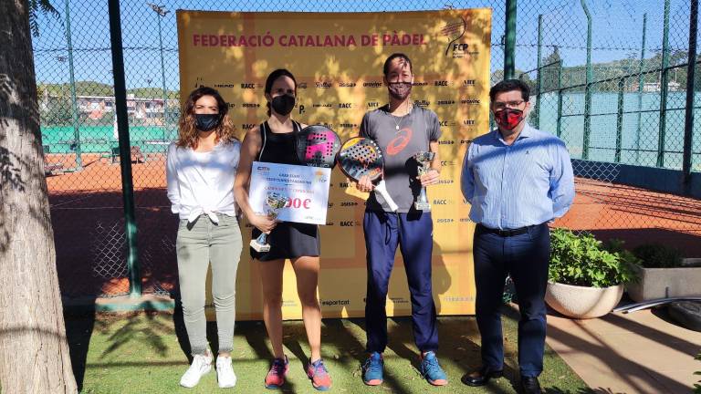 Cristina Gomis y Núria Rovira, en el centro, ganaron la 1a femenina.