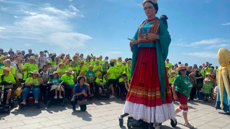 Imagen de la Geganta Frida durante al celebración de hoy. Foto: Júlia Camprubí