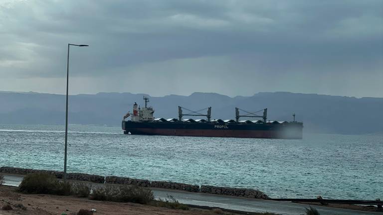 Contenidors i vaixells al port d’Aqaba (Jordània) al mar Roig, aquest dijous. Foto: Miquel Vera / ACN