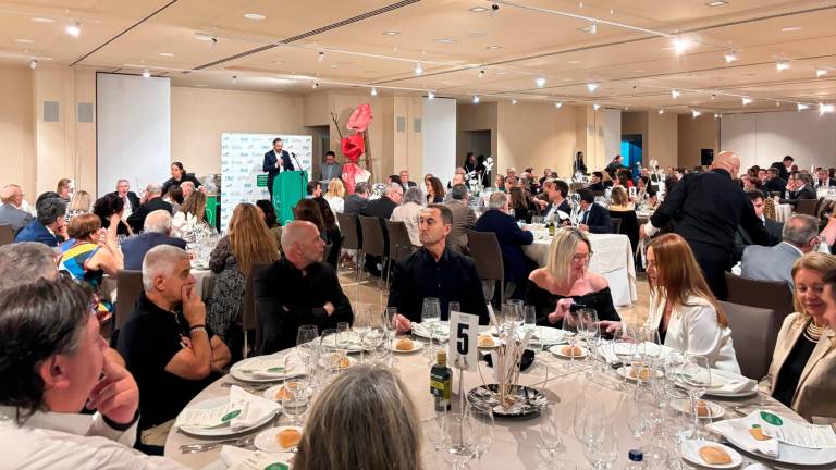 Fede Adan, en su intervención durante la cena solidaria. FOTO: cedida