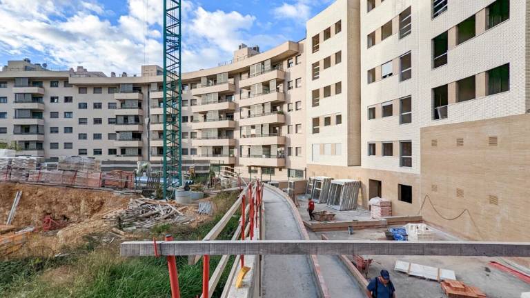 Construcción de decenas de viviendas en el barrio de Sant Pere i Sant Pau de Tarragona. Foto: Àngel Ullate
