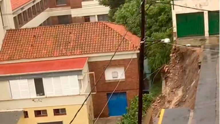 Un muro de la Escola Miracle de Tarragona acaba derrumbándose por la lluvia