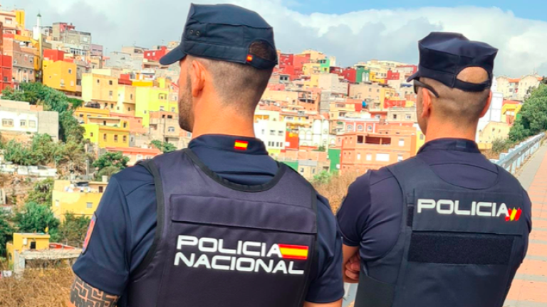 Dos agentes de la Policía Nacional. Foto: Twitter Policía Nacional