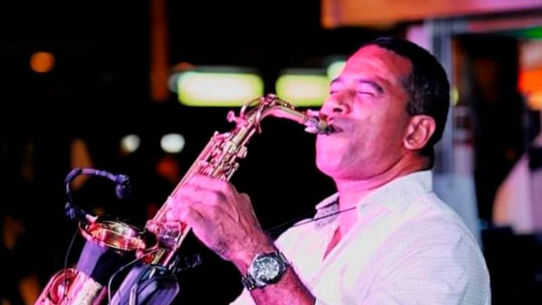 El saxofonista Bruno Lombardi es un clásico de la Costa Daurada. Foto: Cedida