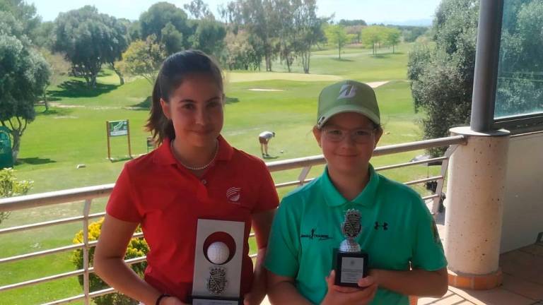 Marina Mitjans gana el Campeonato de Aragón Femenino de Golf