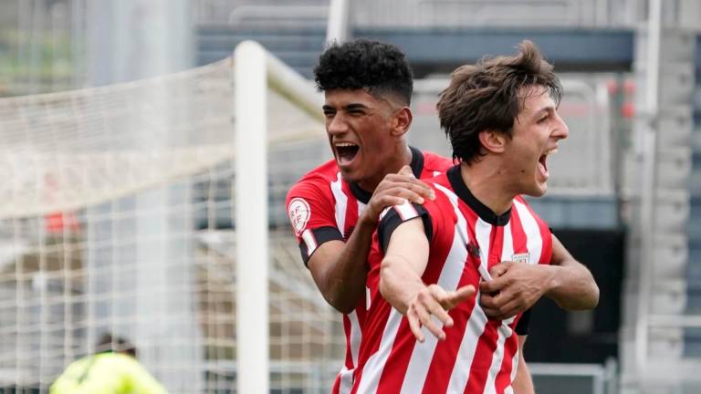 Unai Gómez y Ares celebran uno de los goles de la victoria ante el UDL de la pasada jornada. Foto: Athletic Club