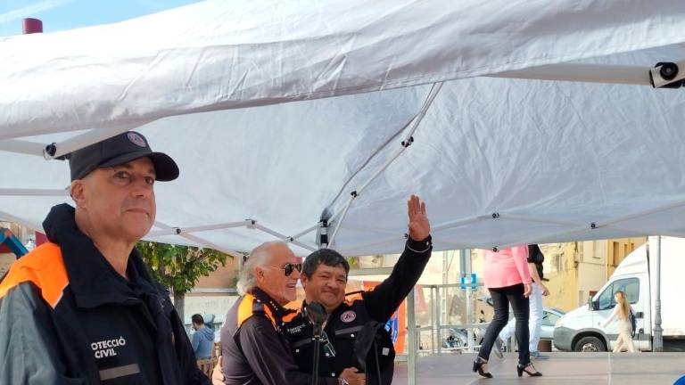 Voluntarios de Protecció Civil Torredembarra disfrutan de su celebración. FOTO: Cedida