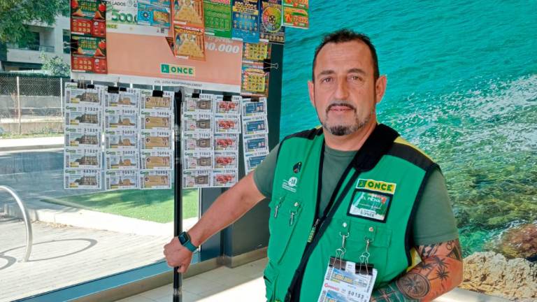 Francisco del Rio, agente vendedor que ha llevado la suerte a Torredembarra. Foto: Cedida