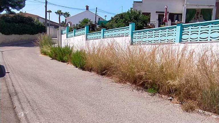 La acera de una urbanización de Cunit.