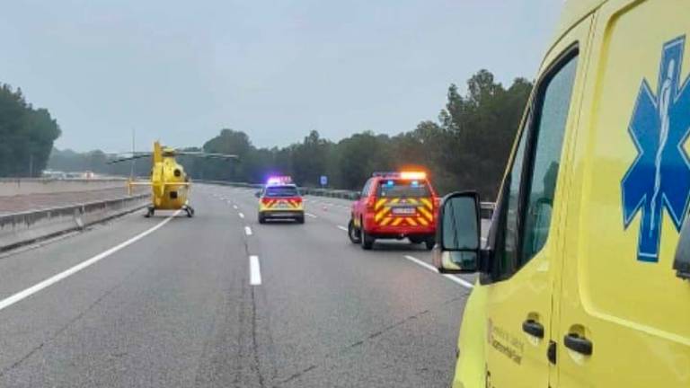 Los servicios de emergencias en el lugar del accidente. Foto: DT