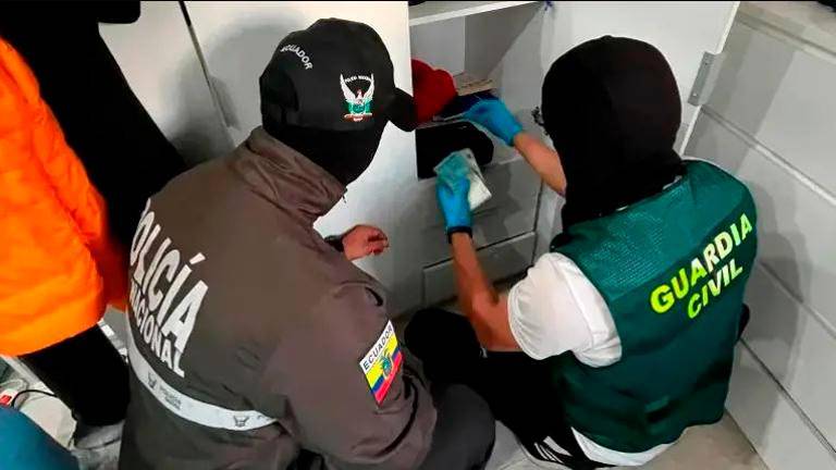 Imagen del registro realizado por los cuerpos policiales tras la detención. Foto: Guardia Civil