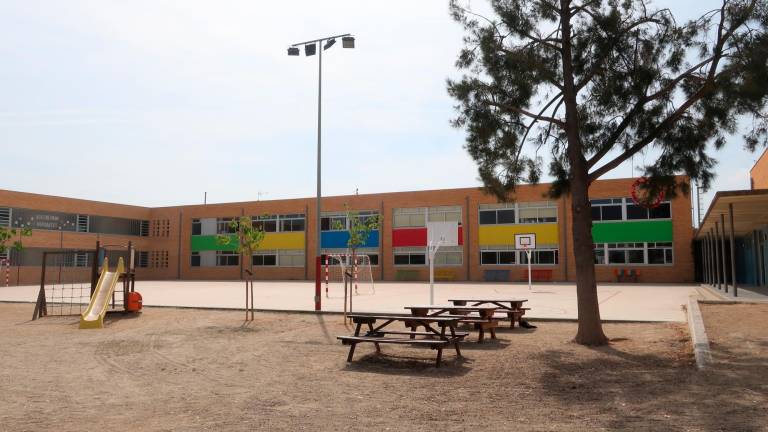 L’escola ha estat escollida degut a la distància amb els altres edificis municipals. Foto: Roser Urgell