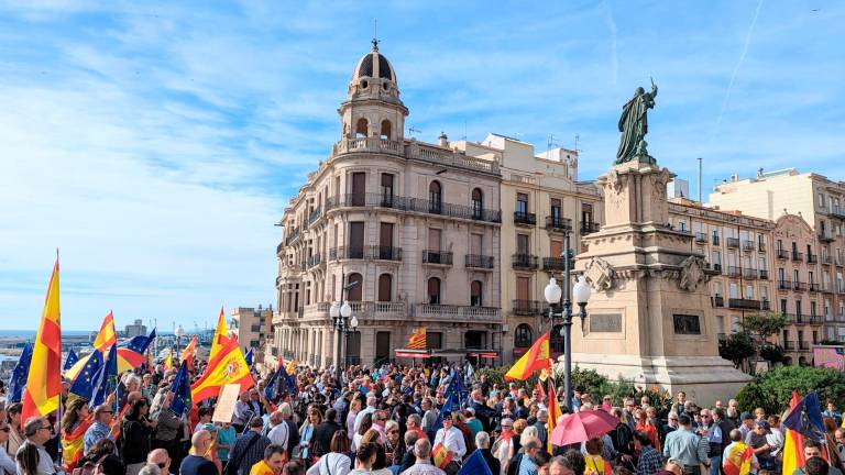 Los concentrados en la zona del Balcó del Mediterrani, al inicio de la Rambla Nova. Foto: Àngel Ullate