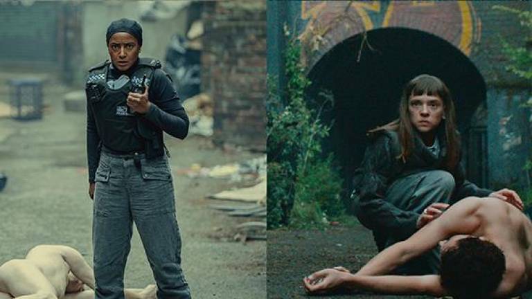 $!Shahara Hasan (Amaka Okafor) y Iris Maplewood (Shira Hass). Foto: Netflix