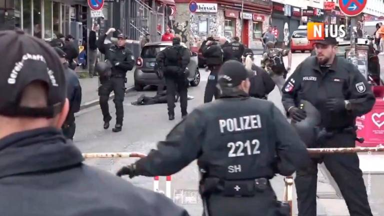 Imagen del momento en que la policía ha abatido al hombre. Foto: Nius