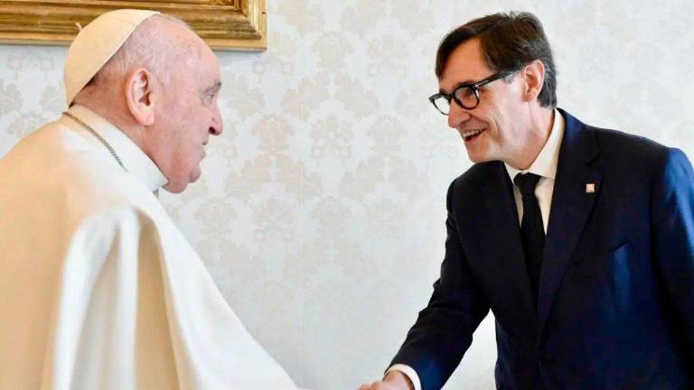 Imagen de Illa junto al papa Francisco. Foto: @salvadorilla