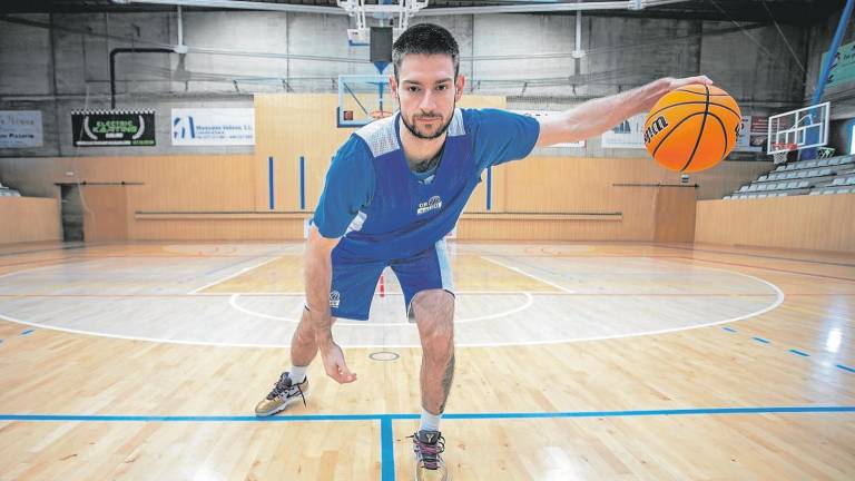 David Cuéllar se ha convertido en uno de los jugadores más destacados del Salou y eso que acaba de llegar. FOTO: marc bosch