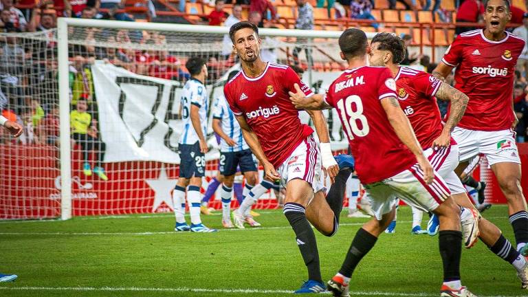 Pablo Trigueros celebrando el gol del 2-2 ante la Real Sociedad B. FOTO: NÀSTIC