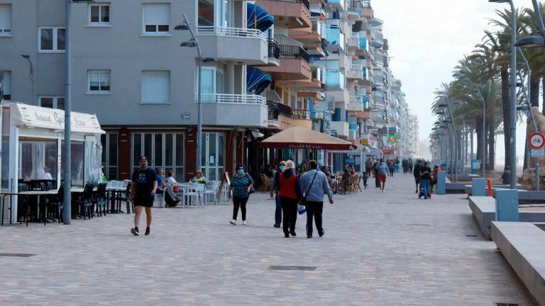 El paseo marítimo de Calafell es una de las zonas que más comercios aglutina. Foto: Ayuntamiento de Calafell