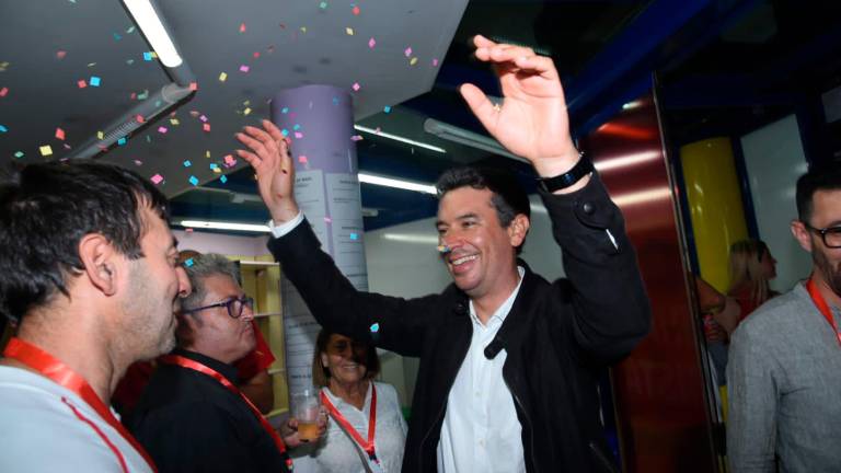 $!Kenneth Martínez celebrando la victoria. Foto: Ramon Costa