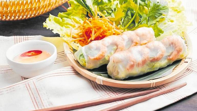 $!Los rollitos vietnamitas han tomado protagonismo como plato fresco y fácil de elaborar. foto: Getty images
