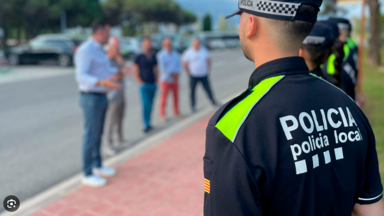 Un agente de la Policía Local de Deltebre. Foto: Ayuntamiento de Deltebre