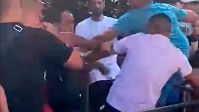 Fotograma del vídeo que enseña la pelea en Ferrari Land. FOTO: DT